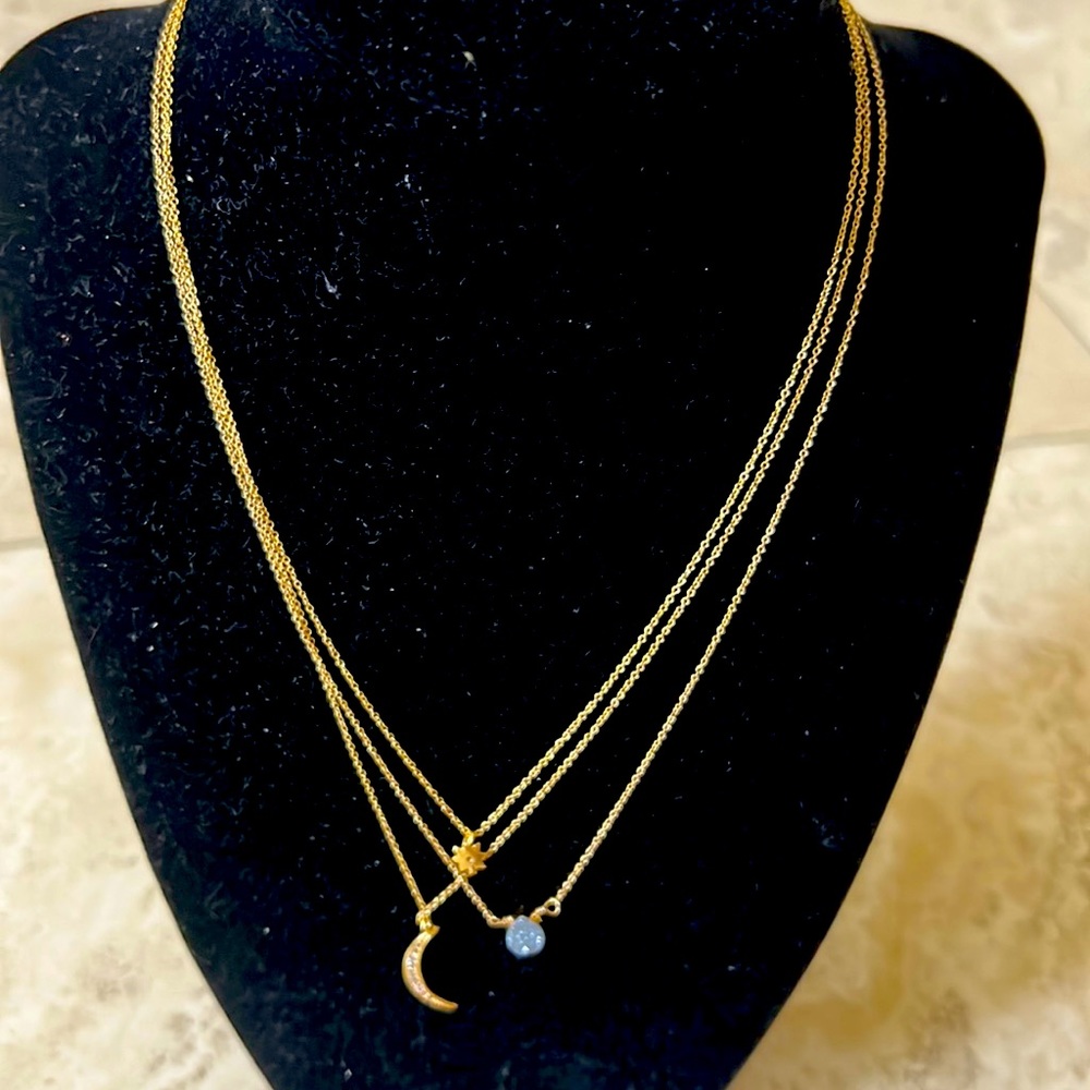 BRAND NEW LAYERED NECKLACE 14K GOKD PLATED WIRH GENUINE STONE